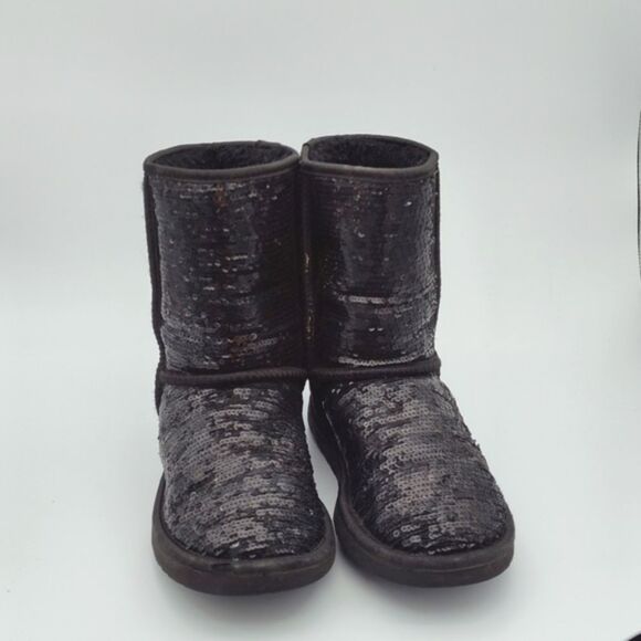 UGG SEQUIN CLASSIC SHORT BOOT IN BLACK SIZE WOMEN'S 6 - Picture 3 of 8